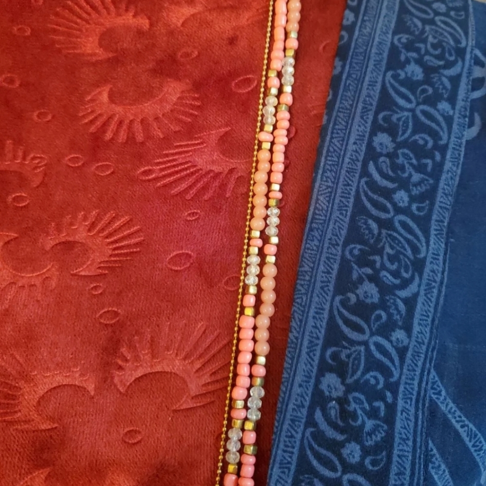 3 Pink Pairs Fashion Earrings & 1 Pink Beaded Necklace - Picture 6 of 7